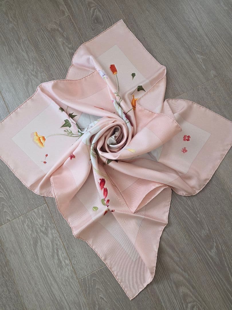 未使用 HERMES スカーフ カレ90 〈花の手紙〉