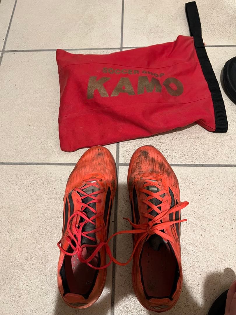 サッカースパイク　f50pro