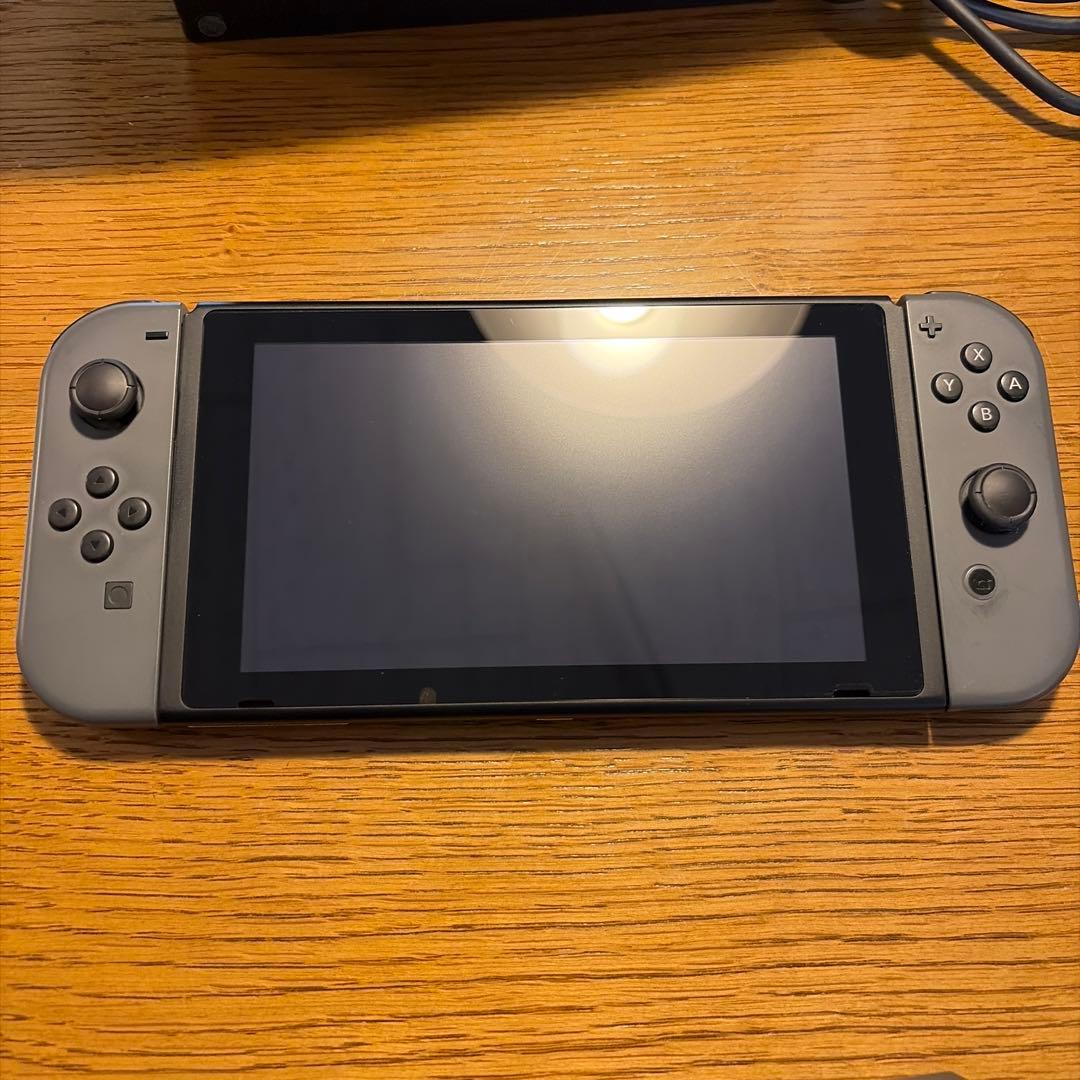 Nintendo Switch 本体 + Joy-Conコントローラー＋ケース付