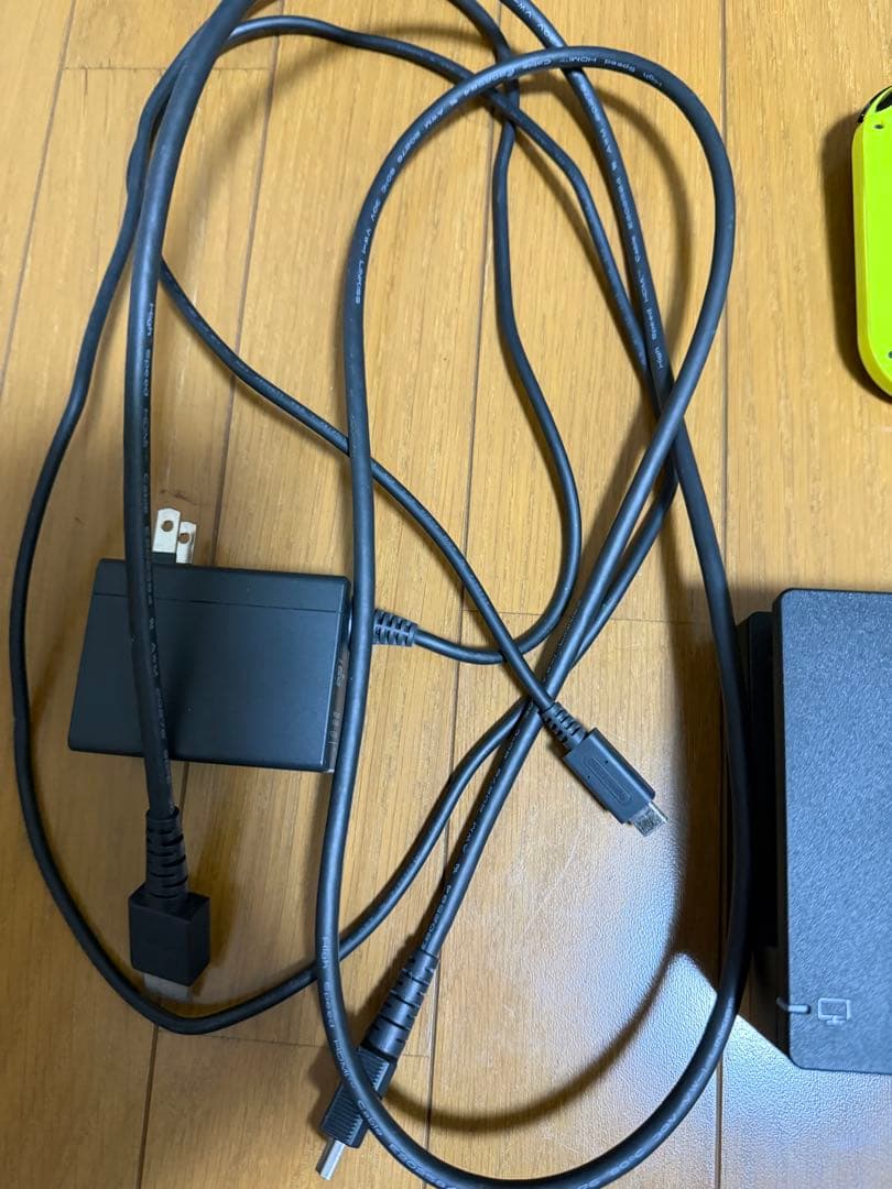 Nintendo Switch 本体 グリーン/ブラック　SDカード付き