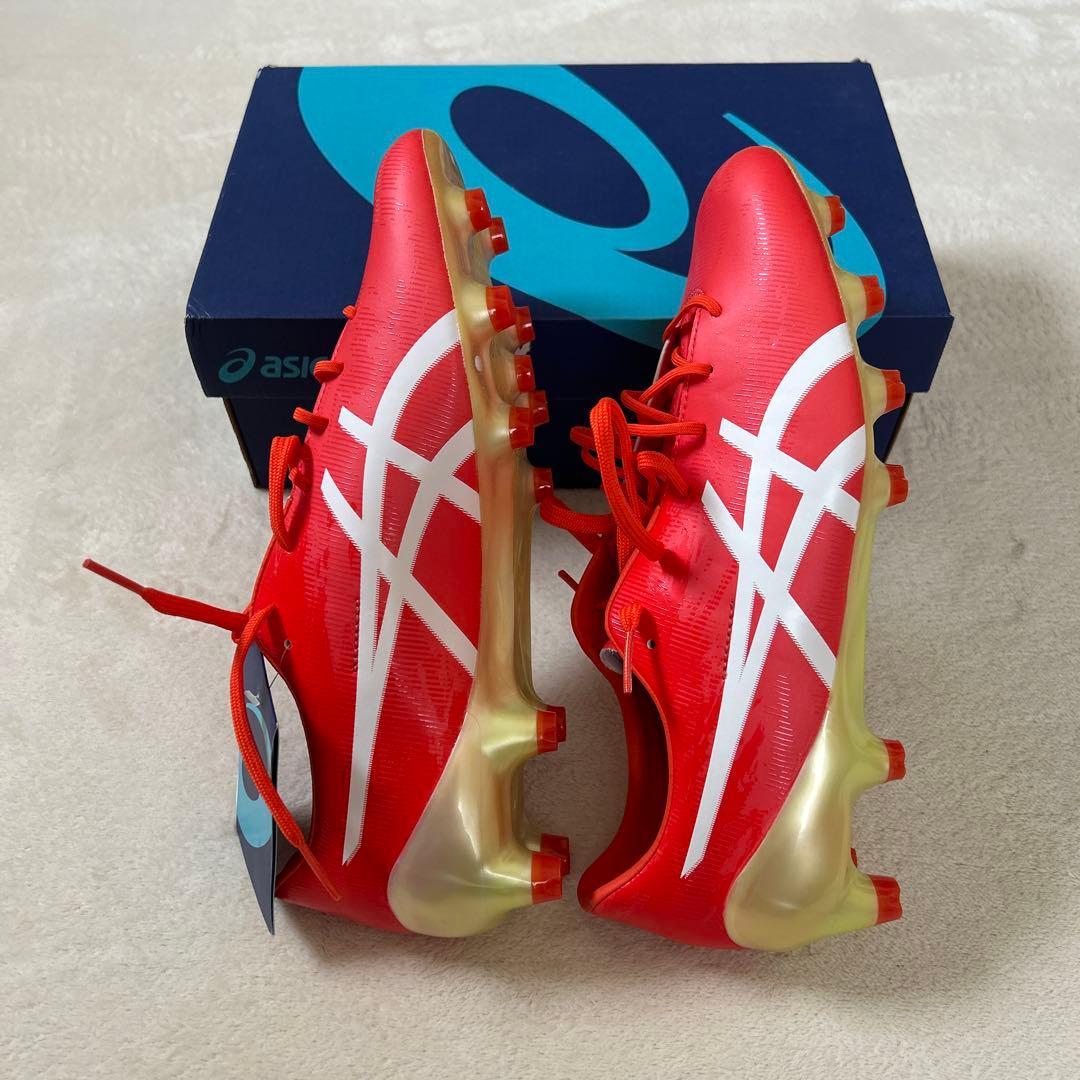 asics サッカー用スパイクシューズ