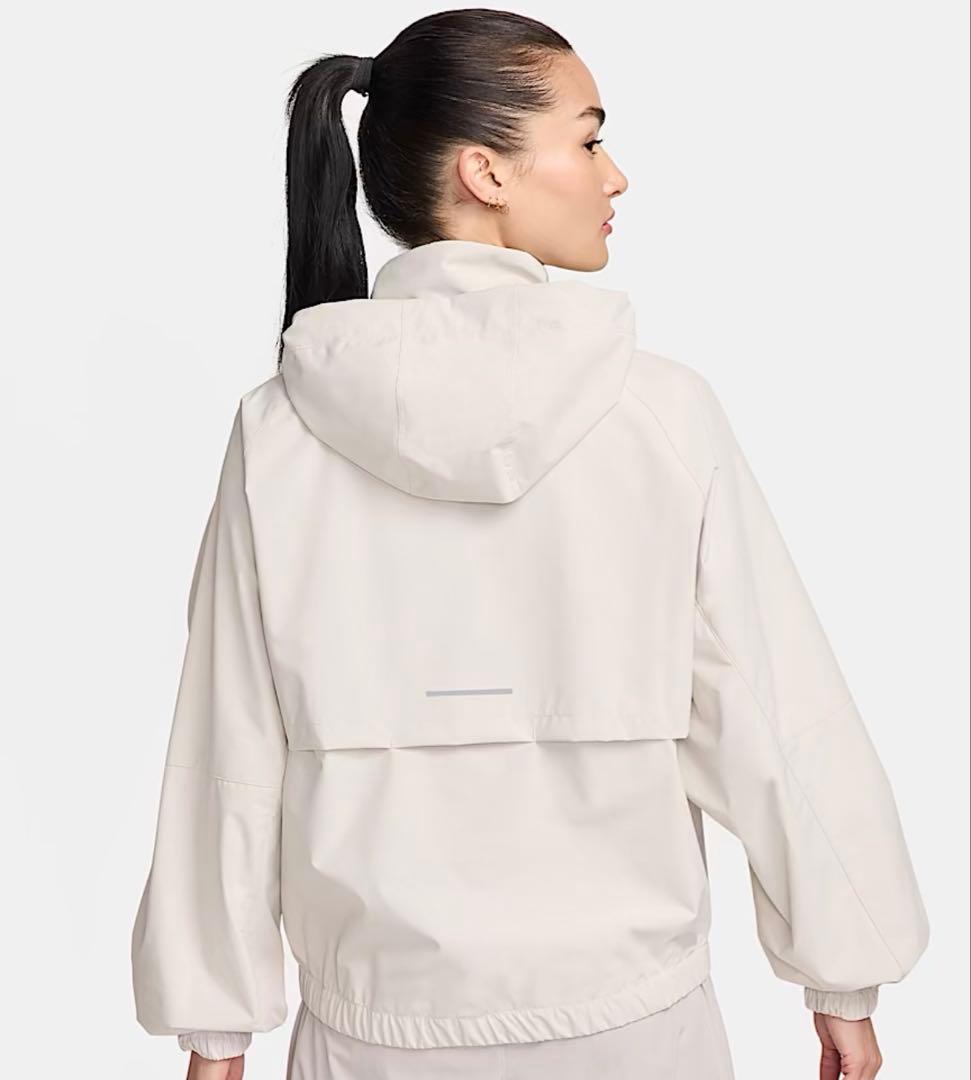 【新品】Nikeナイキ Storm-FIT スウィフト　ホワイト　レディースM