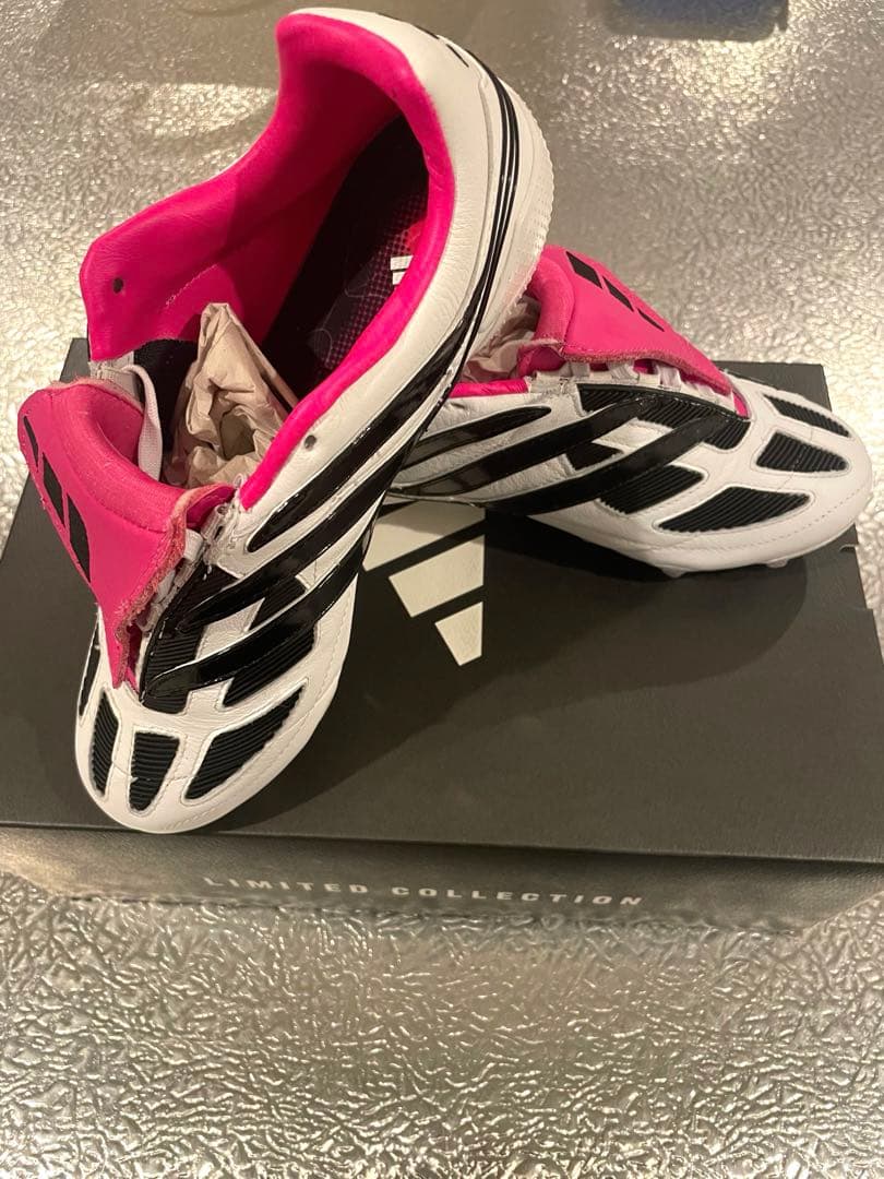 adidas プレデタープレシジョン+FG 25センチ　限定モデル