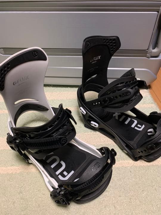 【スノボ／バイン】Flux DS 19-20モデル Mサイズ　白×黒