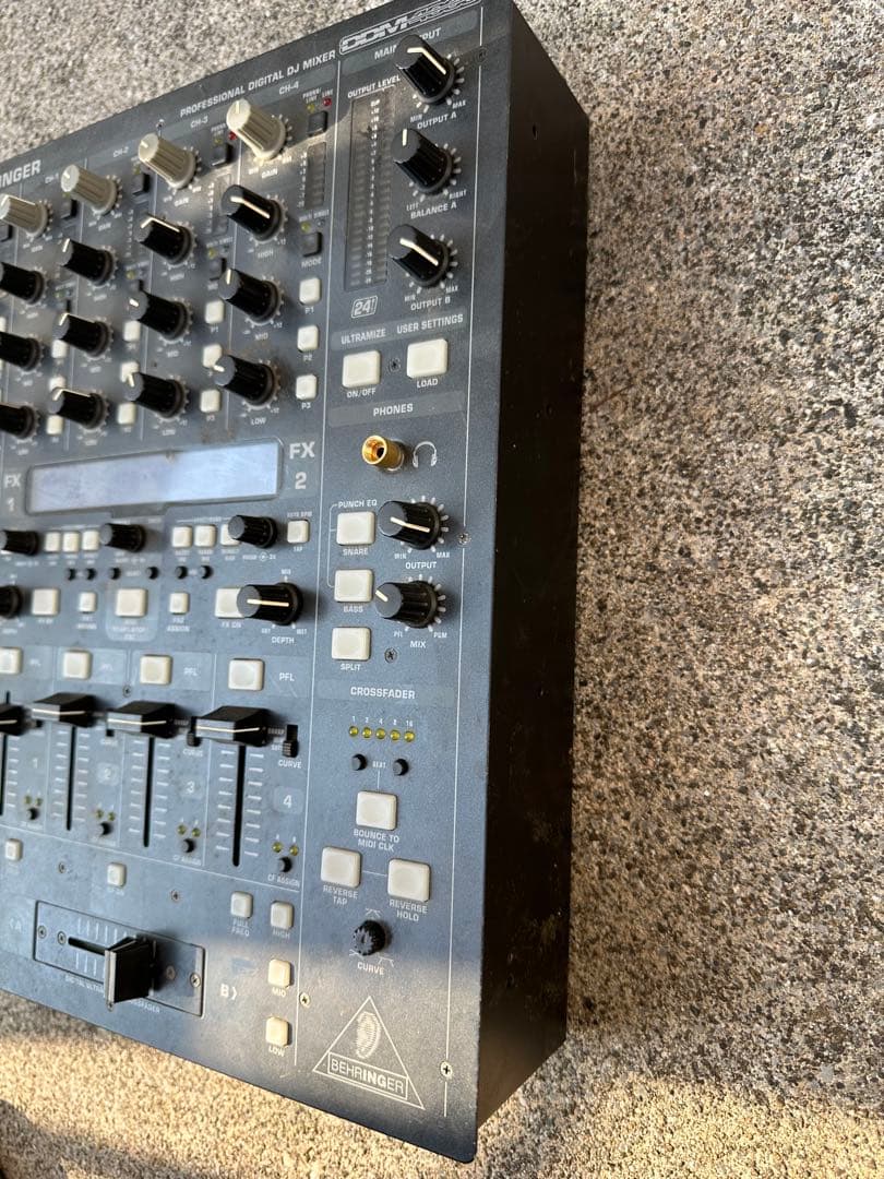 BEHRINGER / DDM4000 DJミキサー