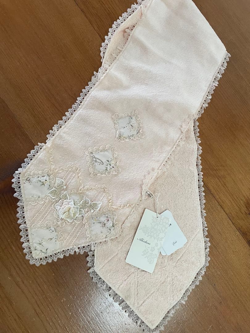 さえら AKIAKANE ロングタオル 淡いピンク 刺繍レース フェイスタオル