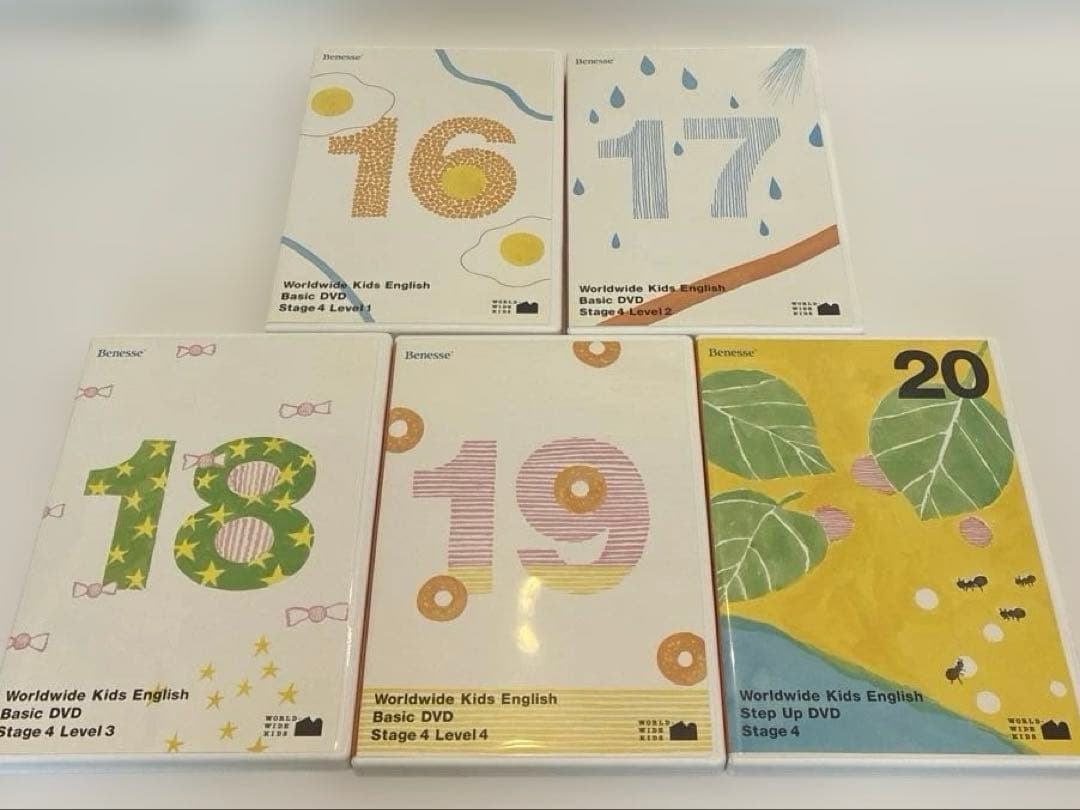 ワールドワイドキッズDVD24枚 ＆CD14枚まとめ売り