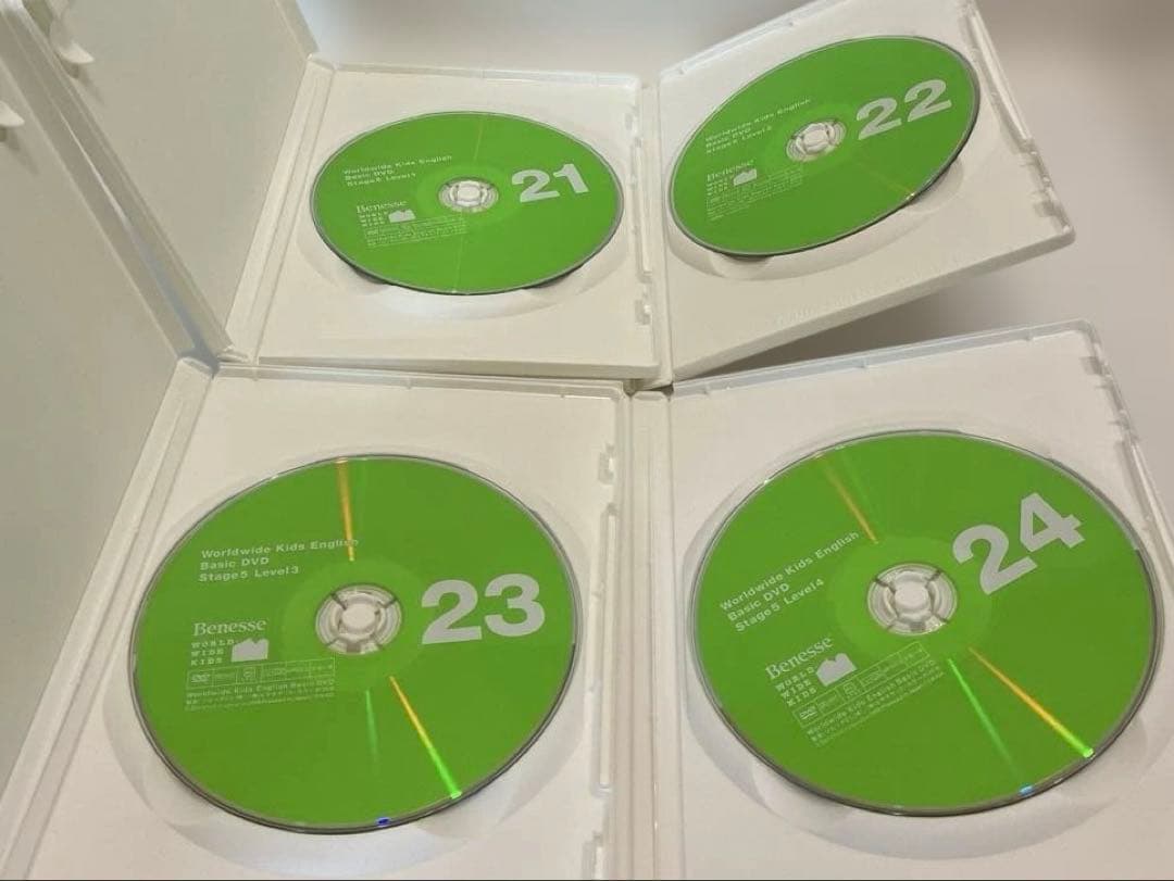 ワールドワイドキッズDVD24枚 ＆CD14枚まとめ売り