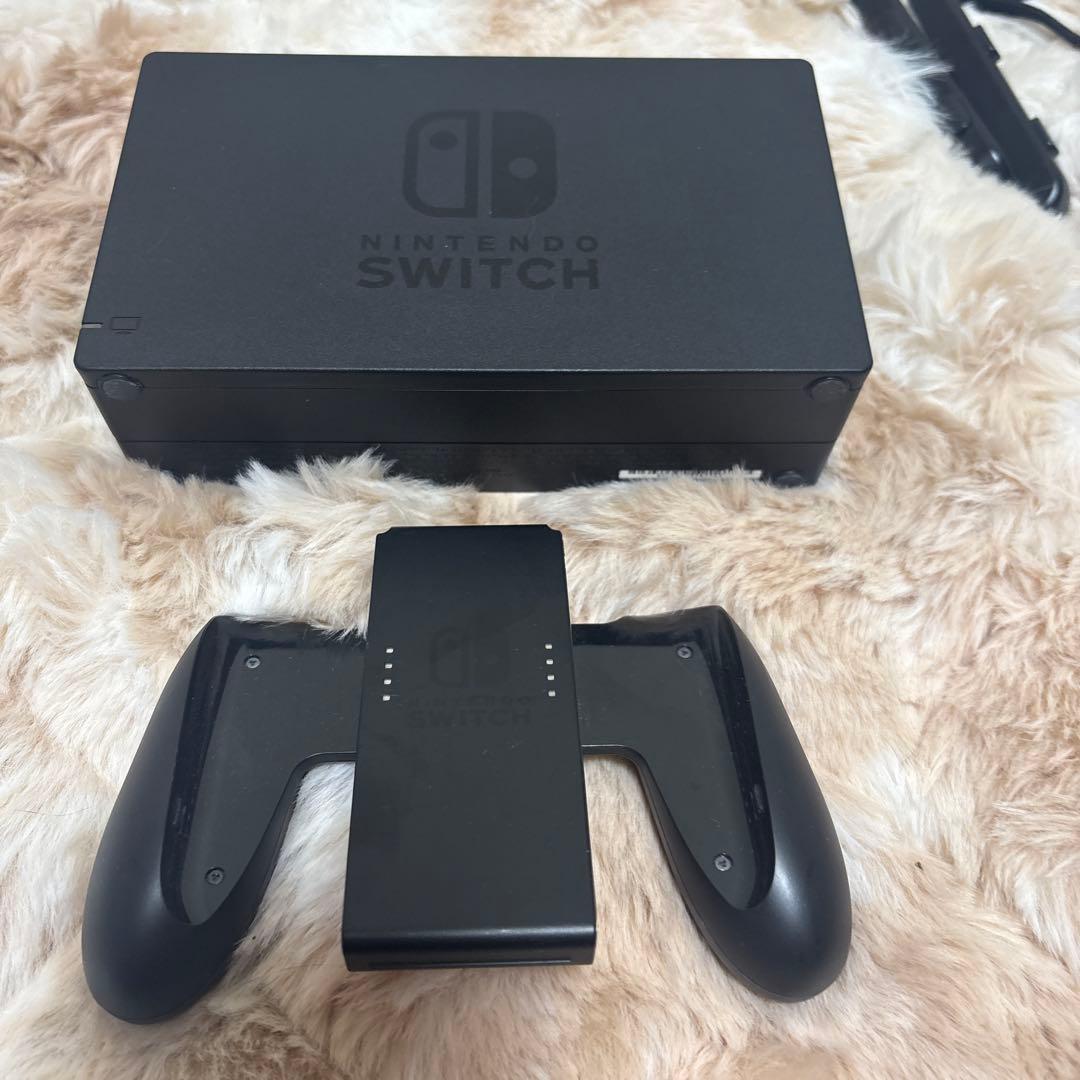 中古Nintendo Switch 本体 ドッグ アダプタ　コントローラーなど