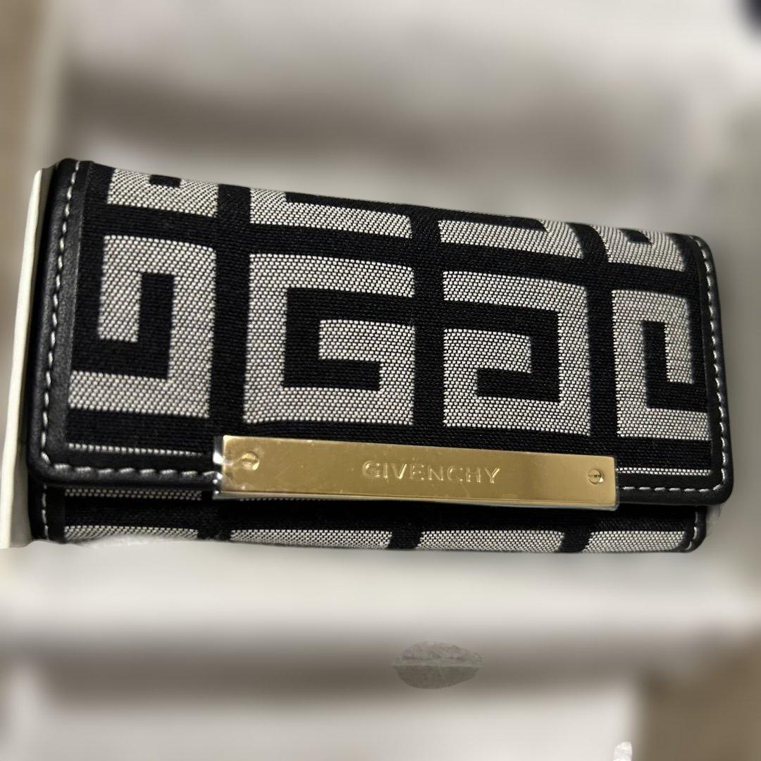 【新品】GIVENCHY ジバンシー 総柄 モノトーン キーケース