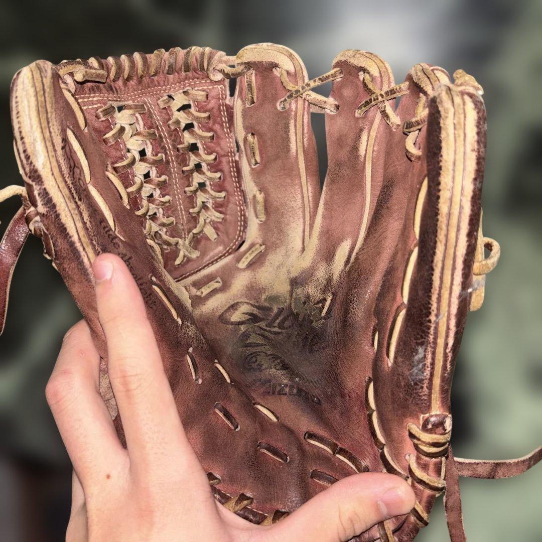 野球　硬式内野手用グローブ　3個セット