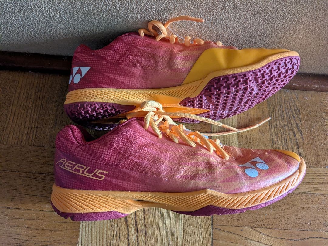 YONEX AERUS バドミントンシューズ 　箱有り