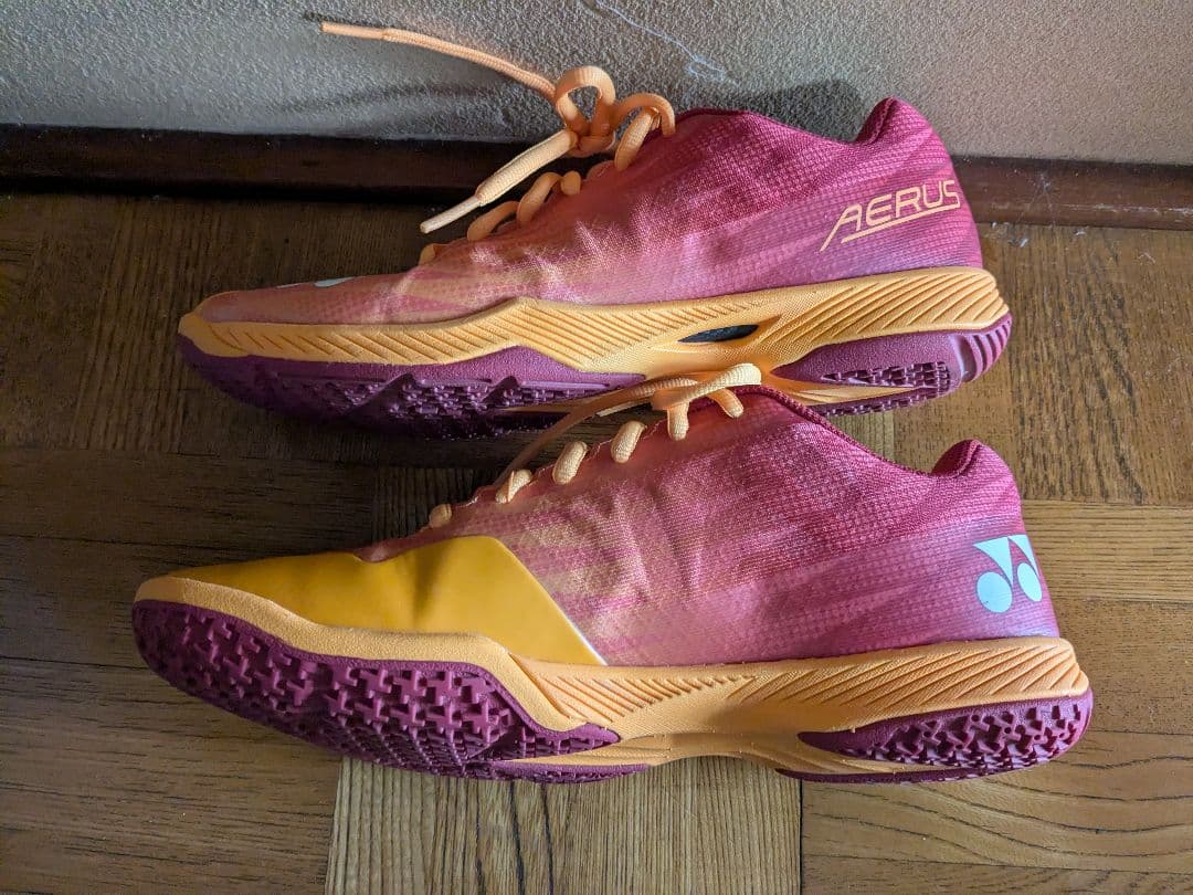 YONEX AERUS バドミントンシューズ 　箱有り