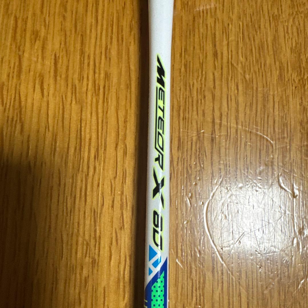 Victor Meteor X 80バドミントンラケット