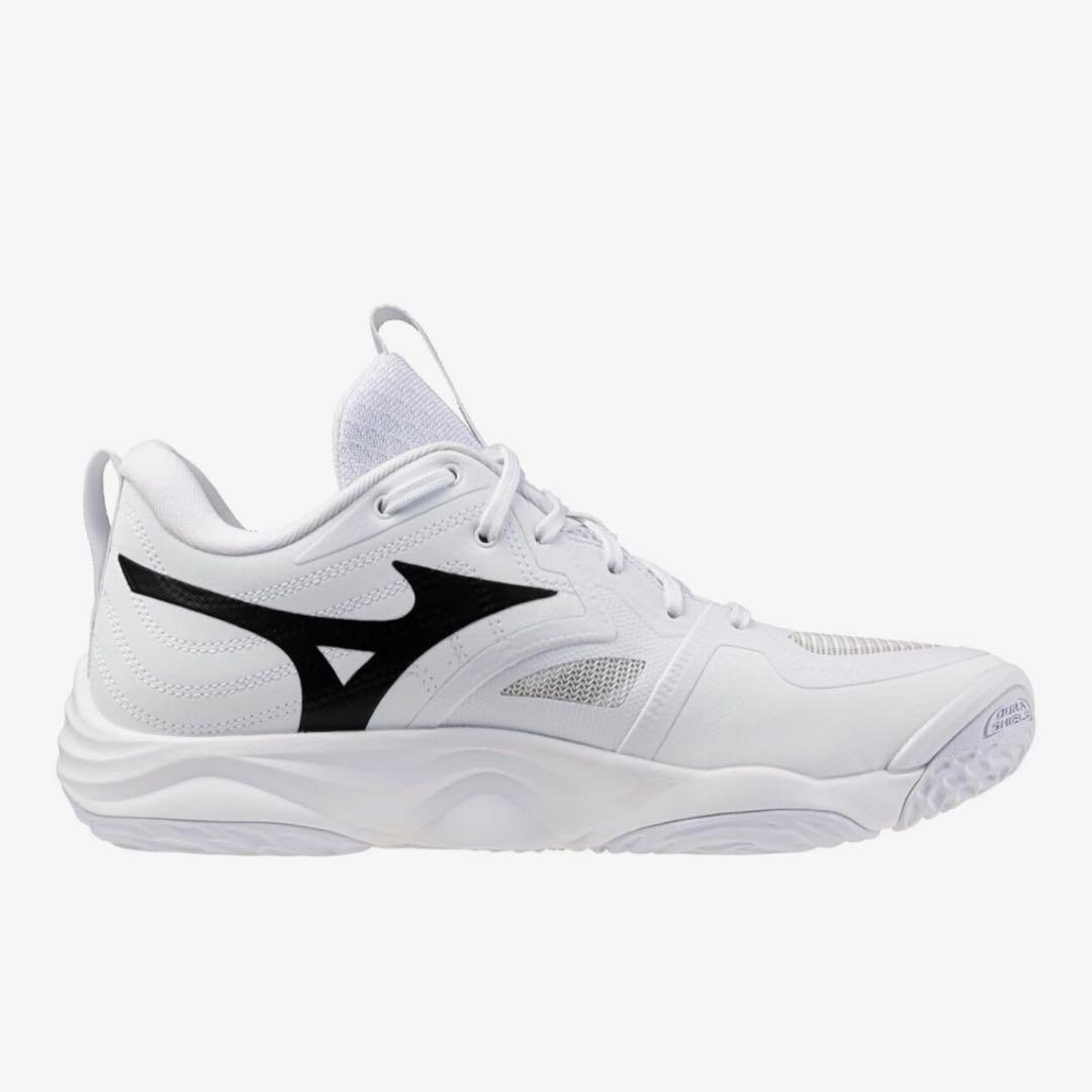 【新品未使用】Mizuno Wave Momentum Elite Wide