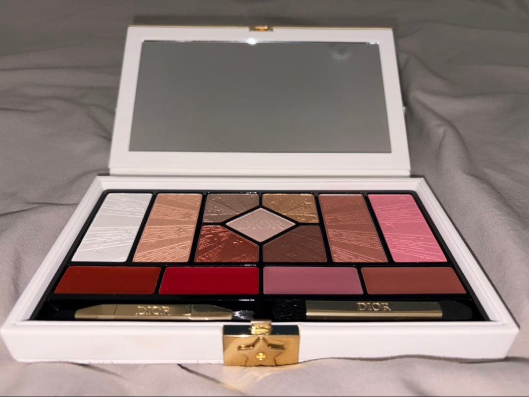Dior クリスマスコフレ クチュール マルチユースパレット限定ポーチ付き