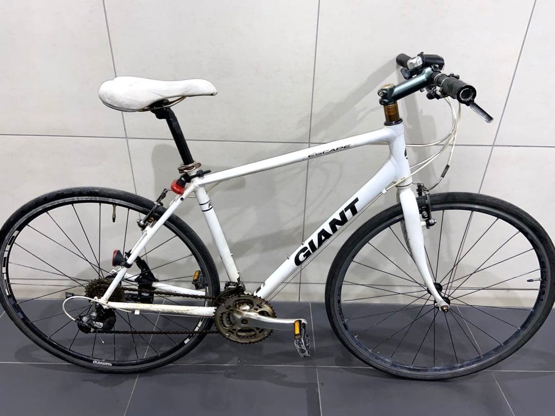 GIANT escape R3クロスバイク　ジャイアント　エスケープrx3自転車