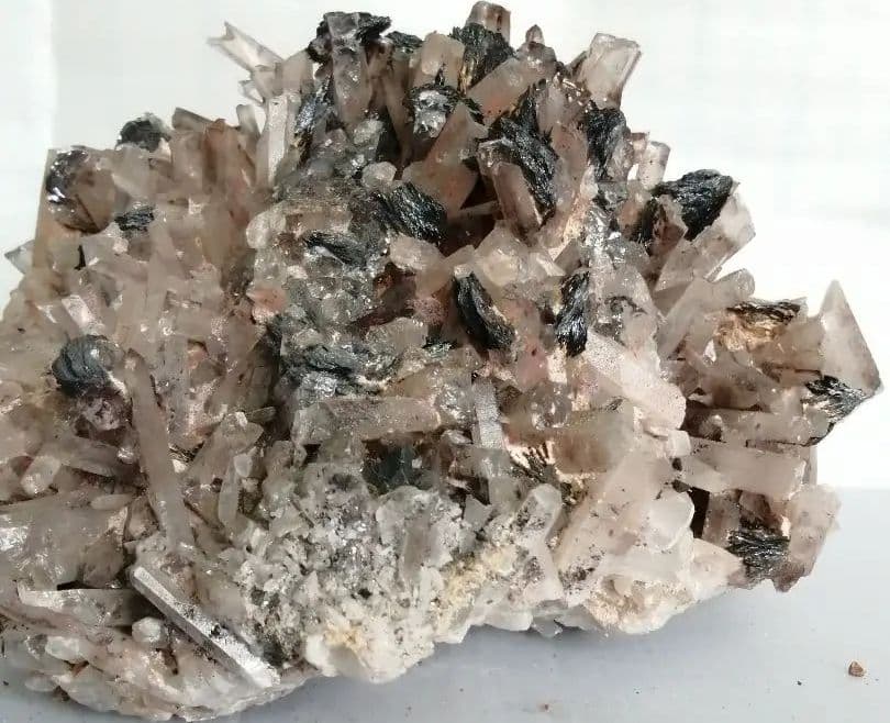 【ブラックトルマリン付】水晶クラスター　2kg ーt512