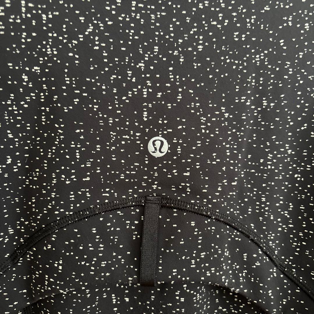 Lululemon フルジップジャケット 黒と白スパークル