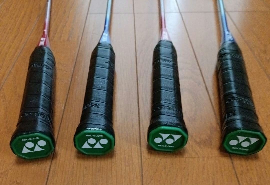 ヨネックス　YONEX GR-400 バドミントンラケット　4本セット