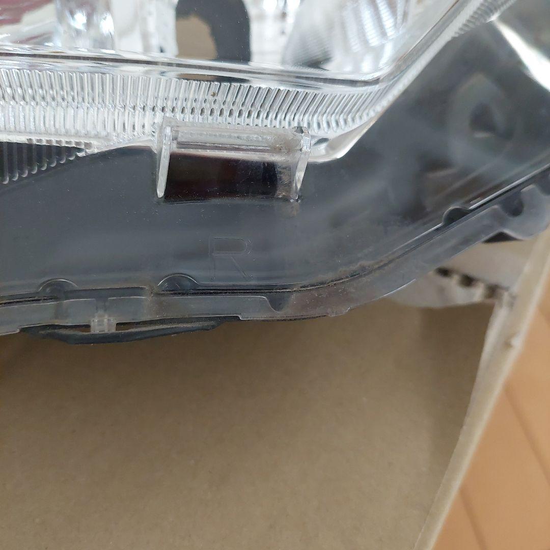 ダイハツ ミライース 右 ヘッドランプユニット LA350S R ヘッドライト