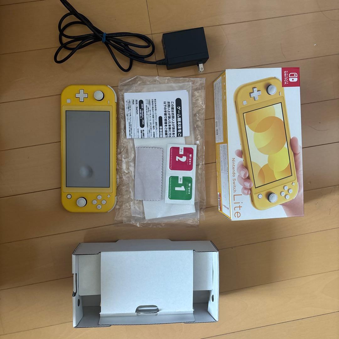 Nintendo Switch light 本体　イエロー