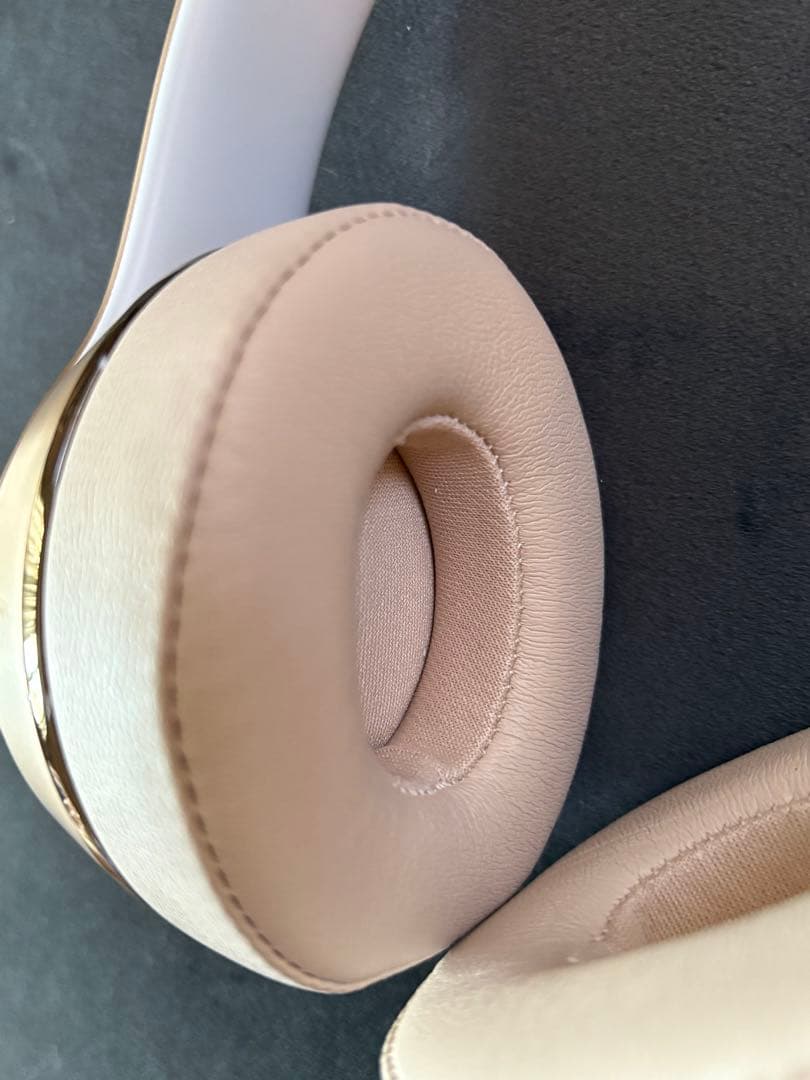 トモキbeats solo3 wireless ゴールド