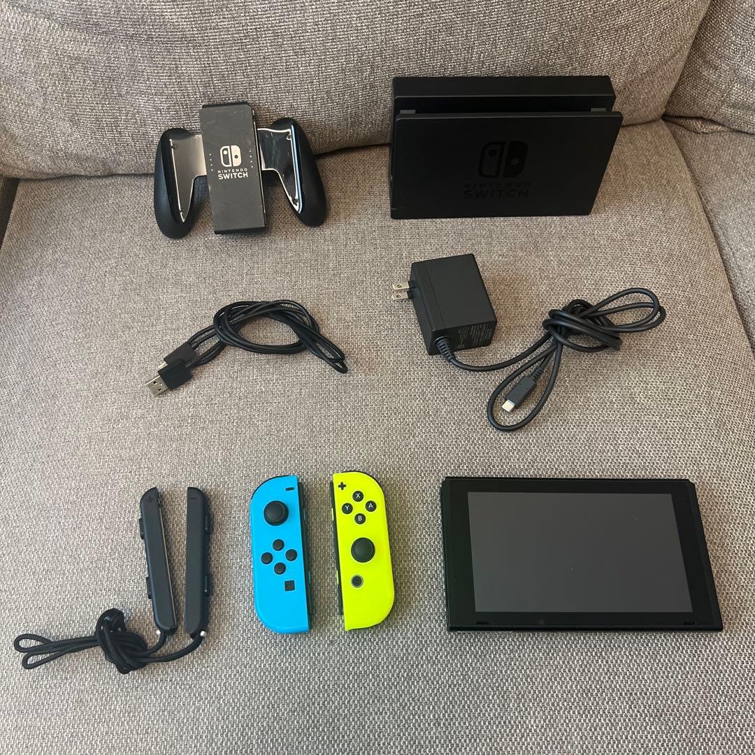 Nintendo Switch 本体　携帯ケース+フィルム付　美品