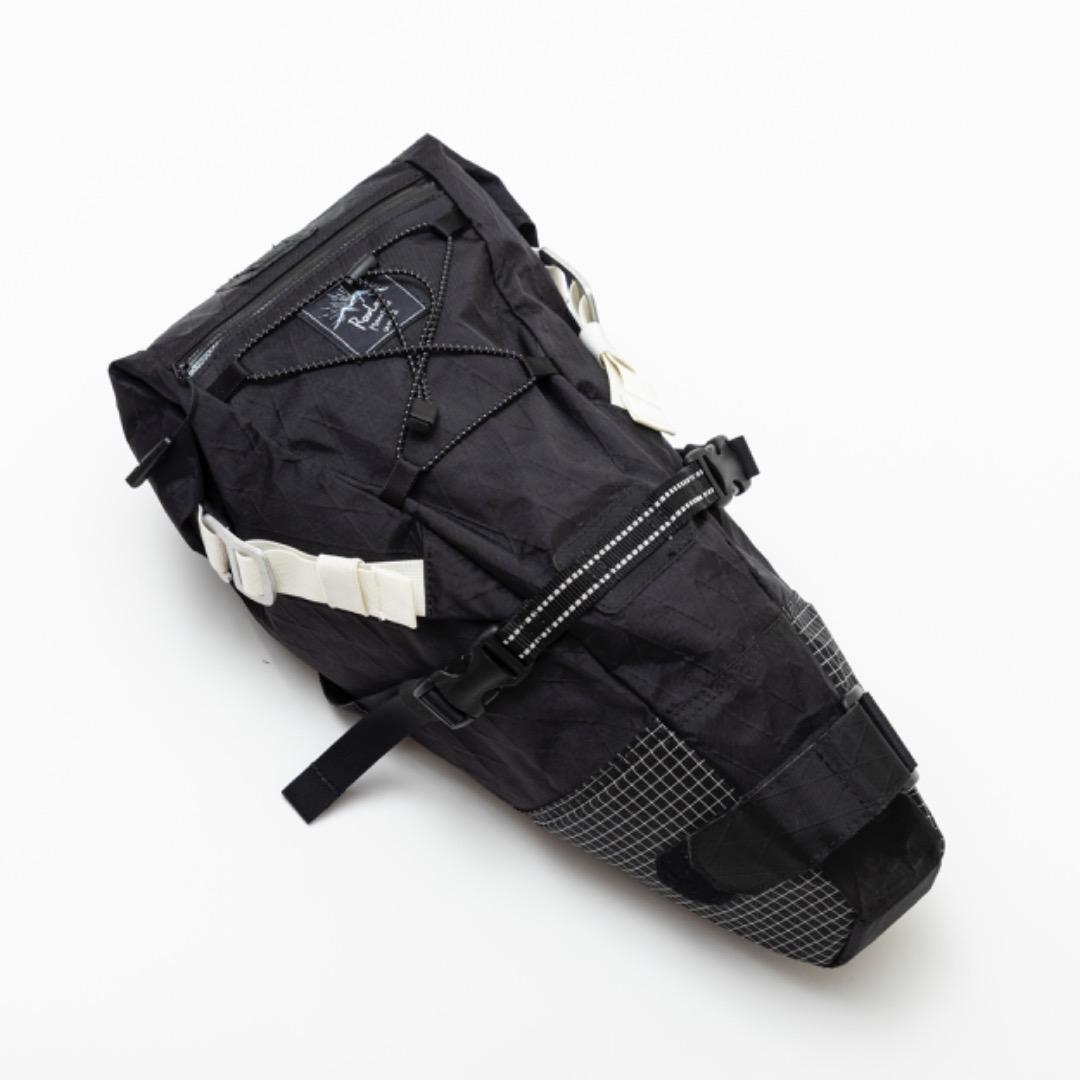 RawLow Mountain Works サドルバッグ