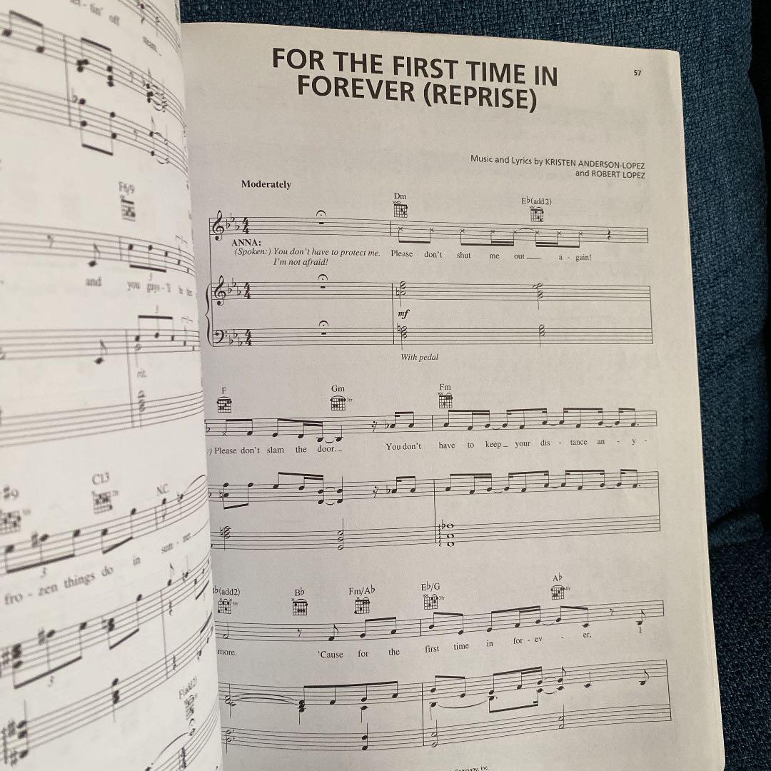ディズニー　アナ雪　楽譜　英語版　　　　　　frozen's score