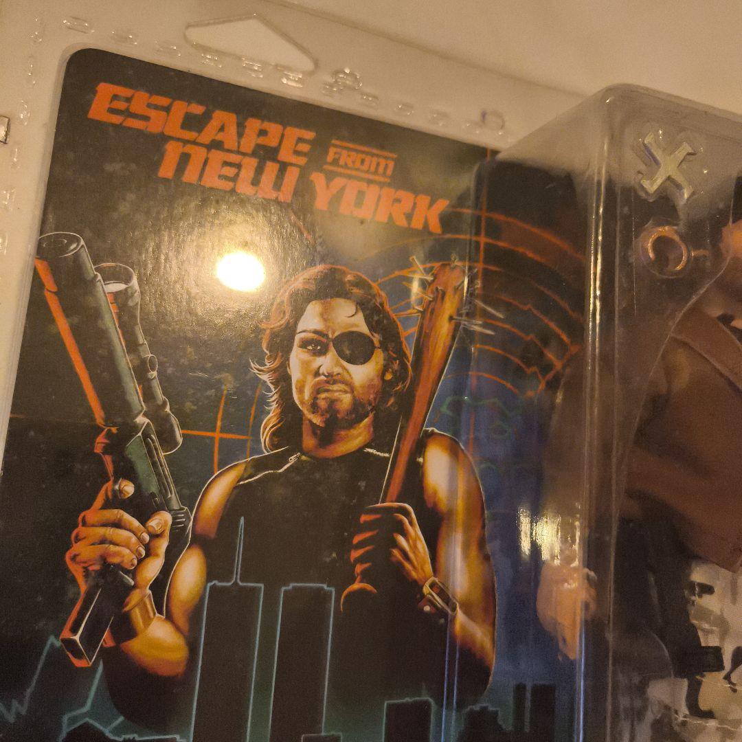 ESCAPE FROM NEW YORK スネーク・プリスケン フィギュア　新品