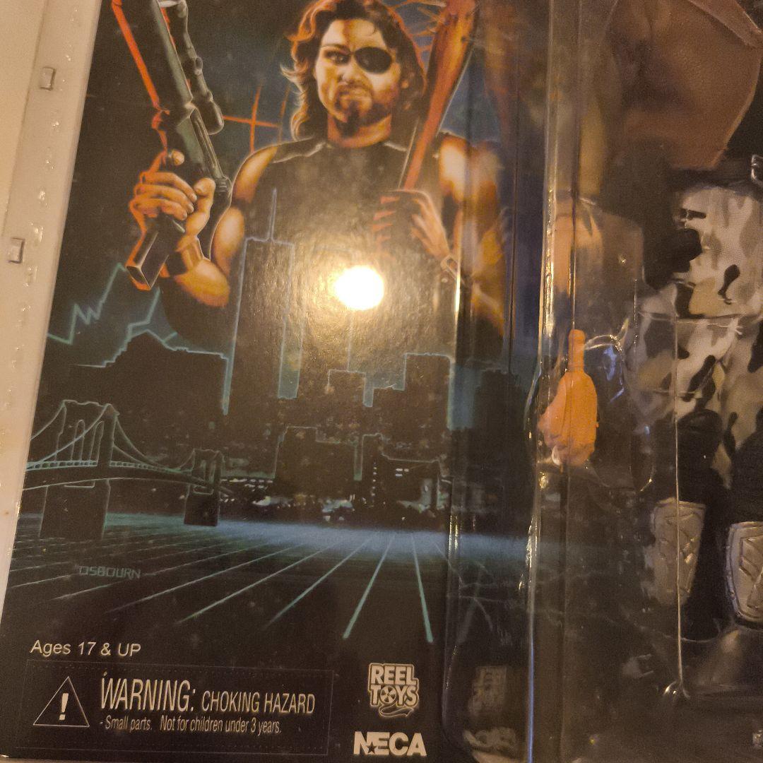 ESCAPE FROM NEW YORK スネーク・プリスケン フィギュア　新品