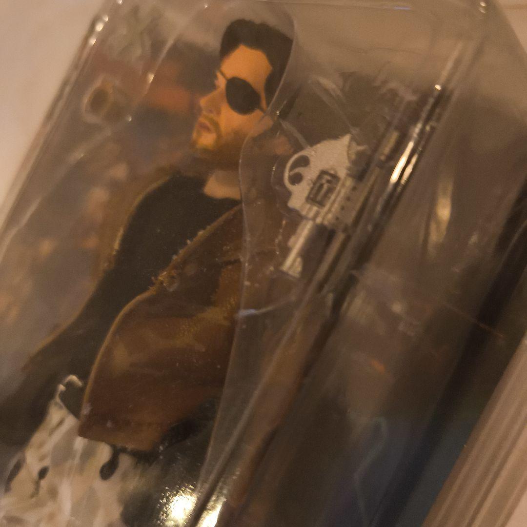 ESCAPE FROM NEW YORK スネーク・プリスケン フィギュア　新品