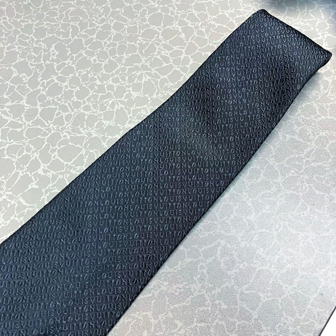 Louis Vuitton ロゴ入りブルー　シルク100% ネクタイ