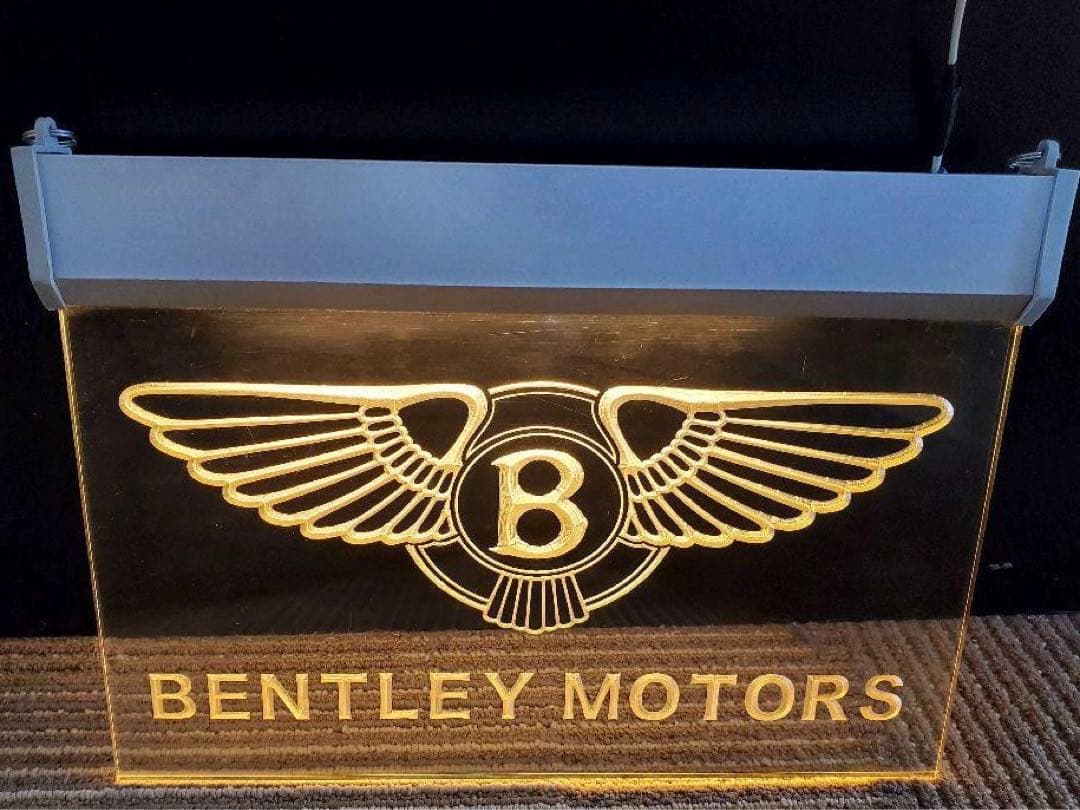 BENTLEY 電飾看板