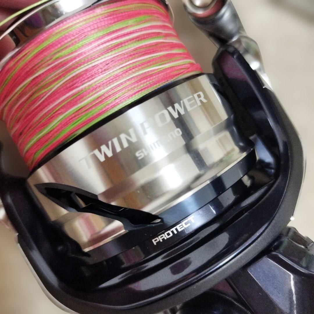 【美品】SHIMANO ツインパワーSW6000XG　リールスタンド／ケース付き