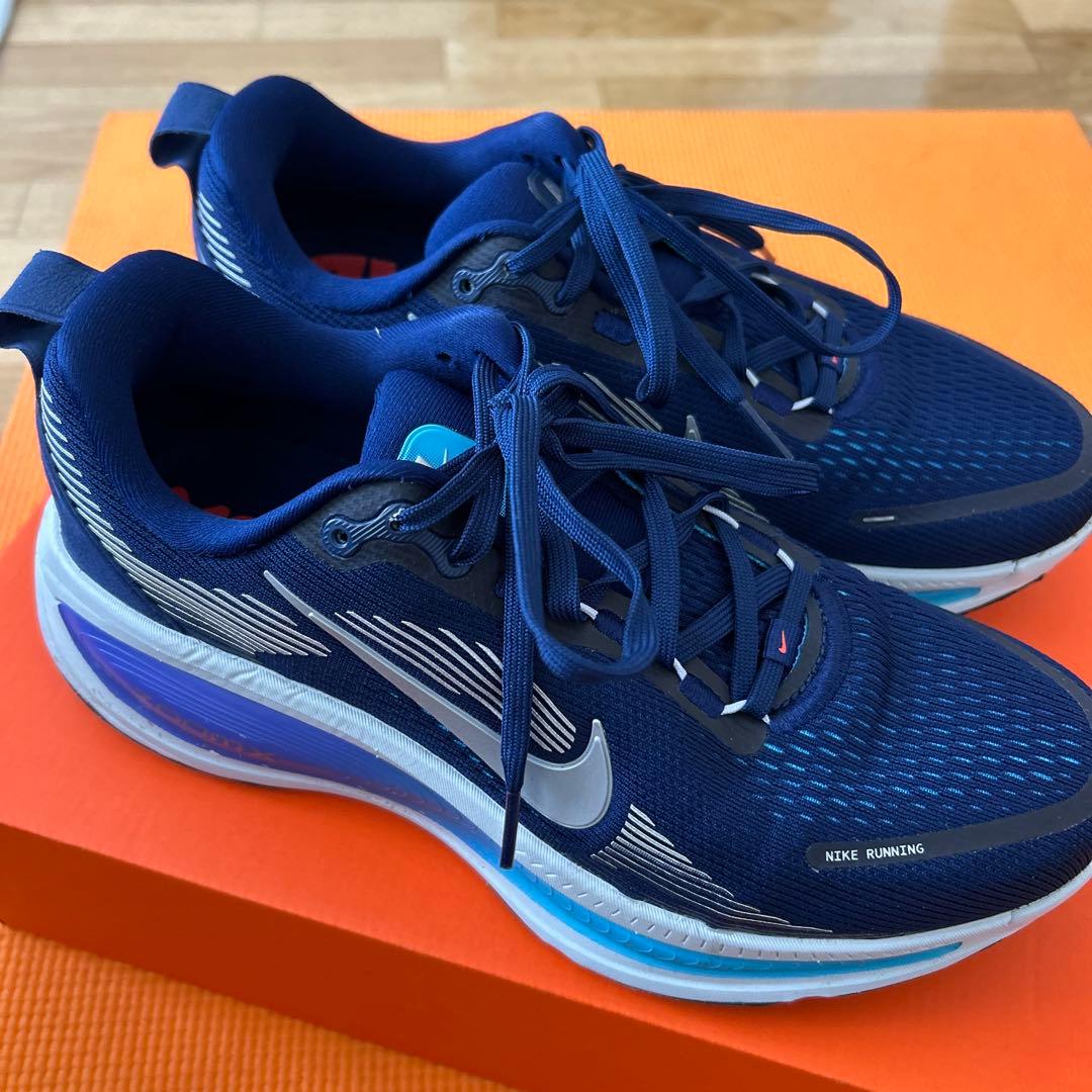 Nike ボメロ18