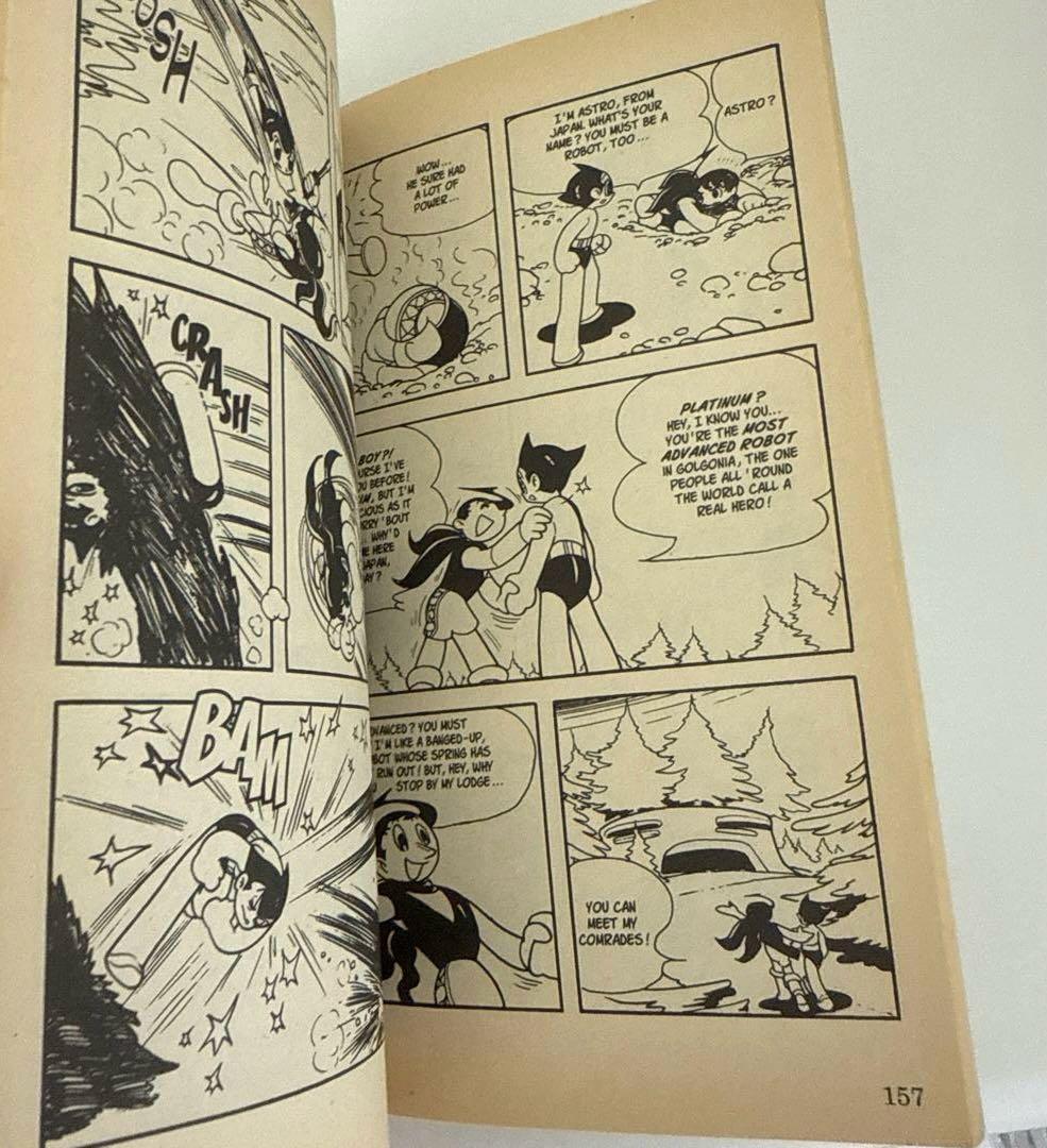 Astro Boy 4 Osam Tezuka manga漫画　英語版　手塚治虫
