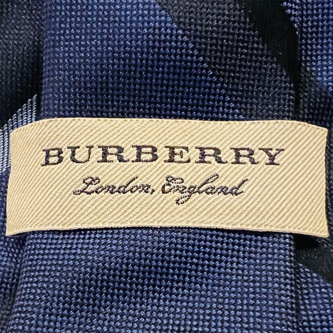 【未使用に近い】BURBERRYバーバリー ネクタイ ネイビー シルク100%