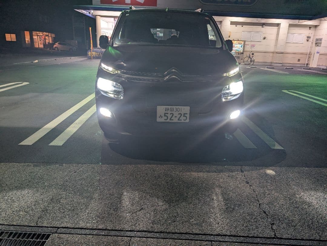 ビ*ー様 ベルランゴ LED