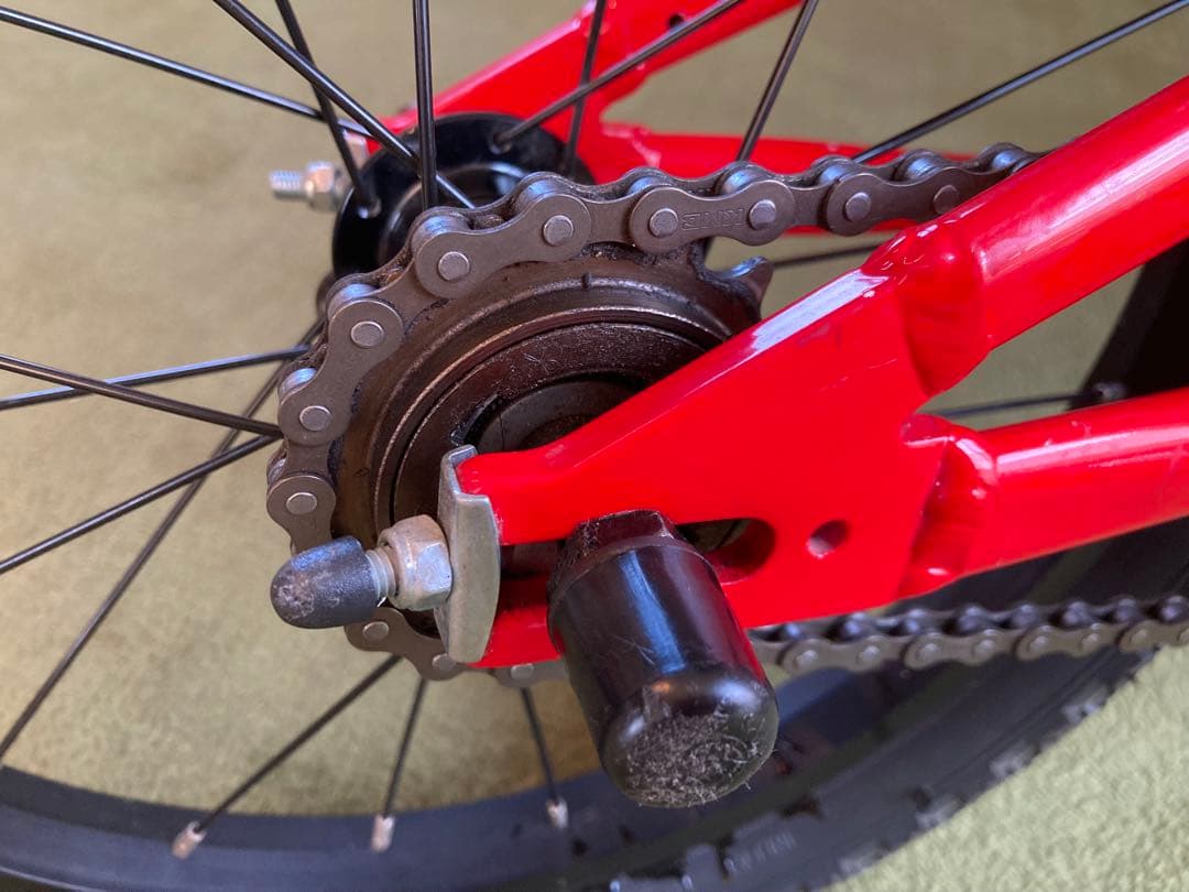 （直接受渡希望）ヨツバサイクル　ヒーローレッド　16インチ　キッズ自転車