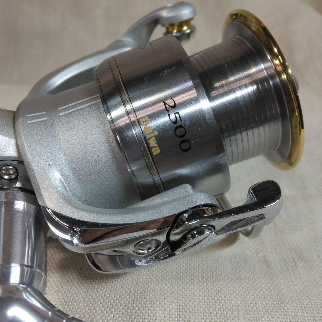 Daiwa LUVIAS 2500 スピニングリール