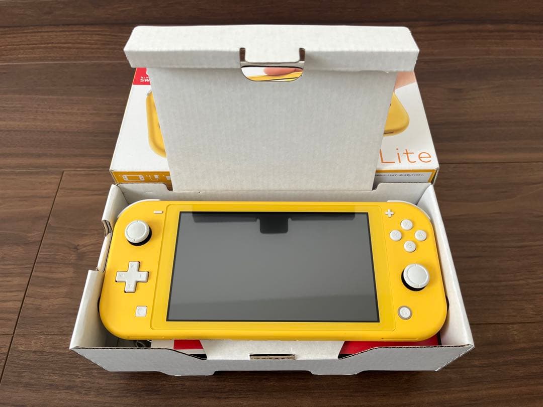 専用枠【美品】2024年式Nintendo Switch Lite 本体+あつ森