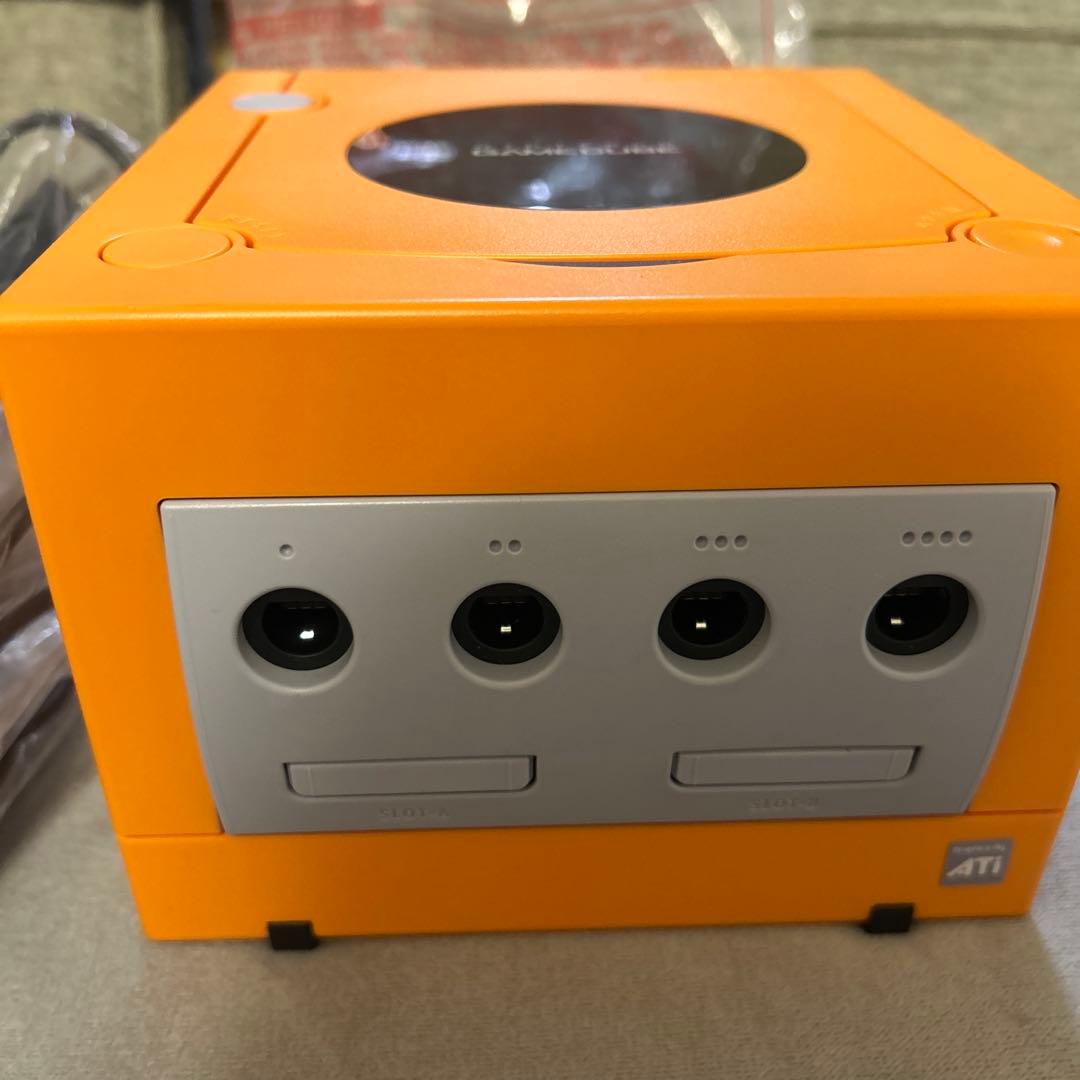 ニンテンドーゲームキューブ　本体　オレンジ