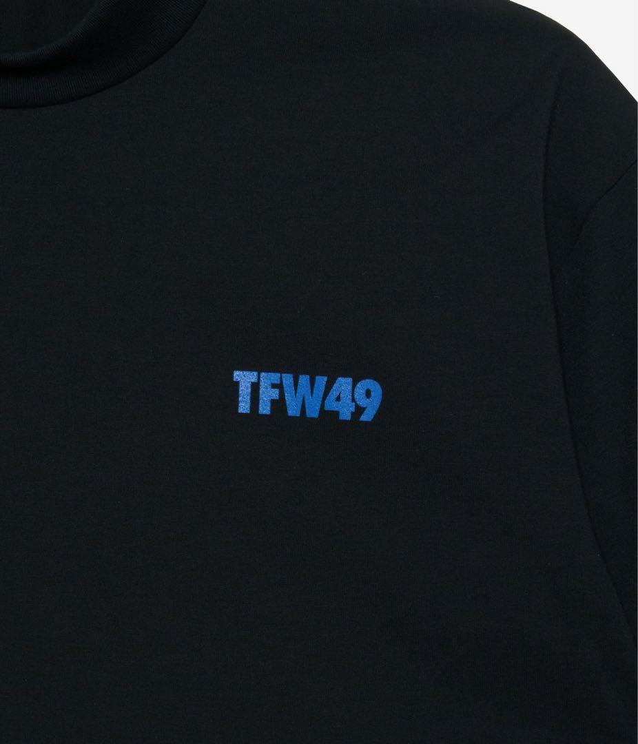 完売品⭐️新品タグ付き⭐️TFW49 ベージュ　モックネック　M 2025新作
