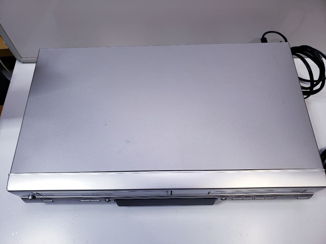 TOSHIBA 東芝 SD-V700 DVD＋VHS　一体型　レコーダー