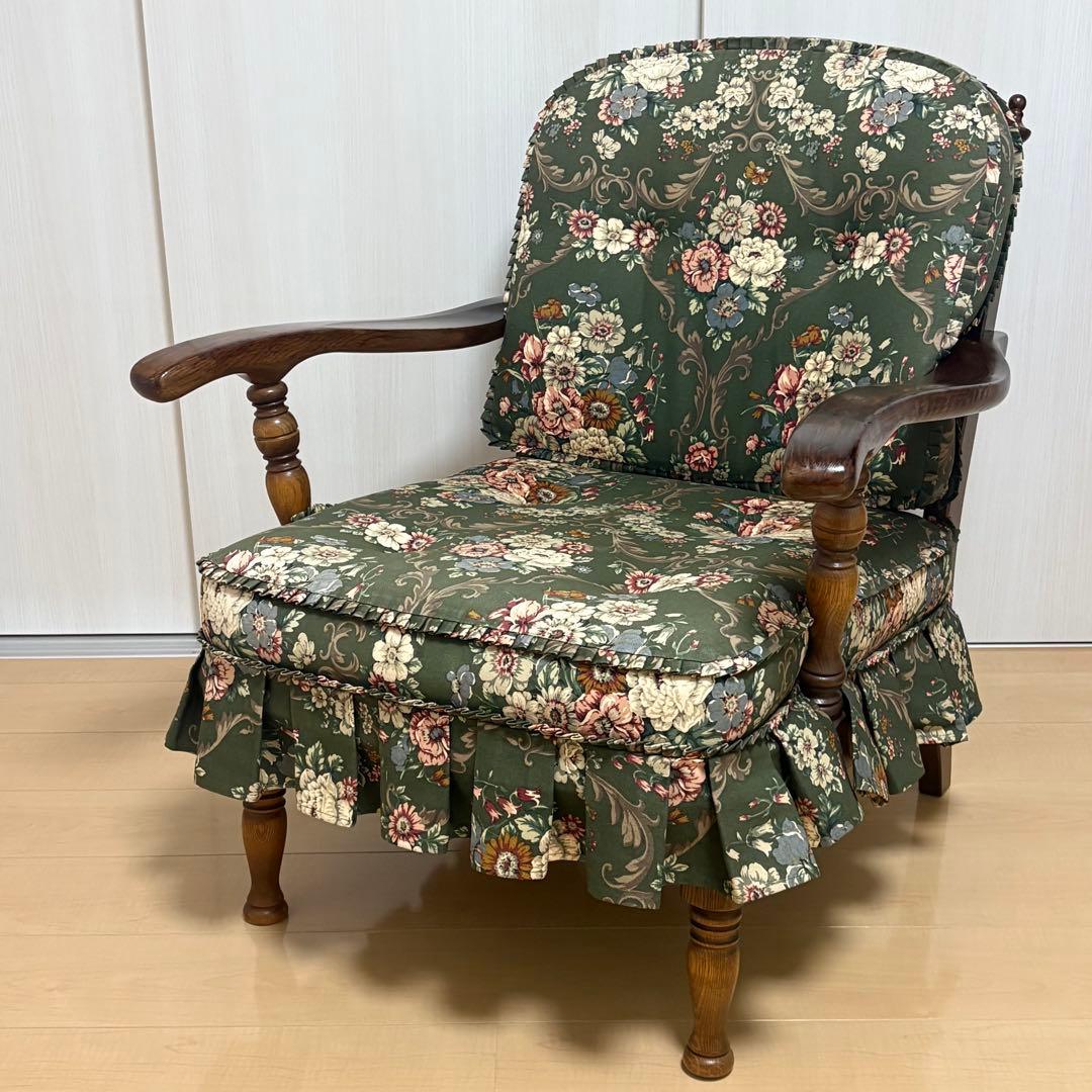 【美品】飛騨産業 キツツキマーク アームチェア 花柄クッション