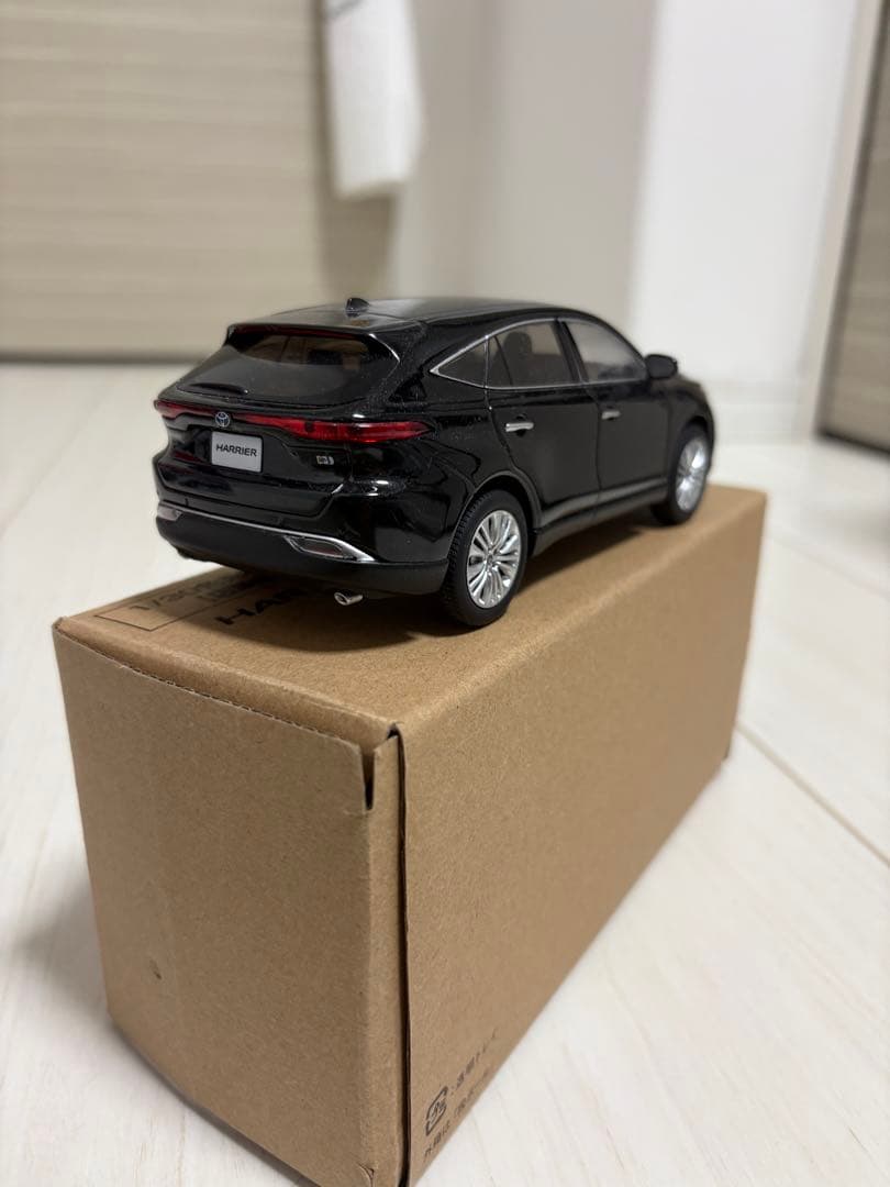 1/30 HARRIER ブラックミニカー　トヨタ非売品ミニカー