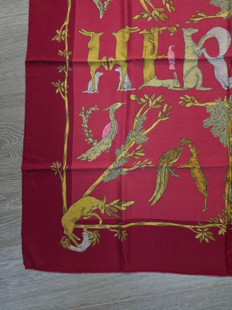 HERMES エルメス スカーフ カレ90 ANIMAL ALPHAET値下げ