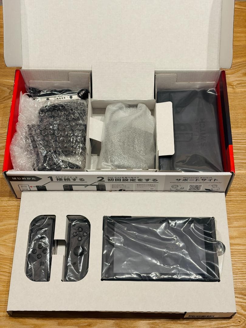 【新型】Nintendo Switch 本体 グレー＋Joy-Con充電グリップ